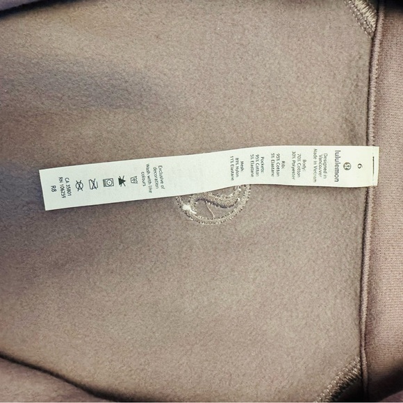 Lululemon Zip Up Radiant II Jacket Violet Verbena Womens M NWT EXPIRED COLOR! - Picture 10 of 12